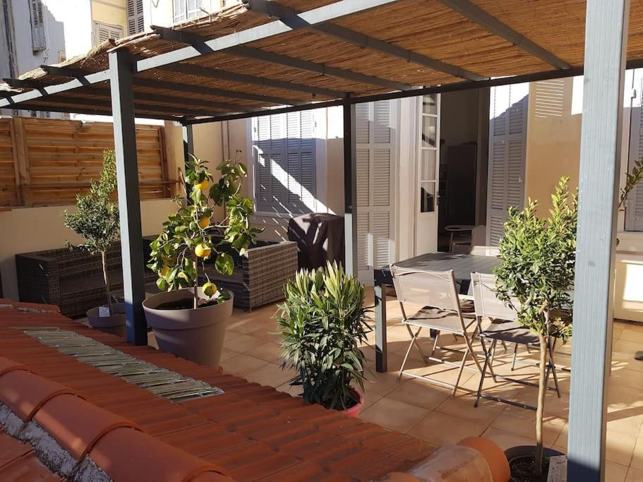 Superbe 2 Pieces Avec Grande Terrasse, Classe *** Marsilya Dış mekan fotoğraf